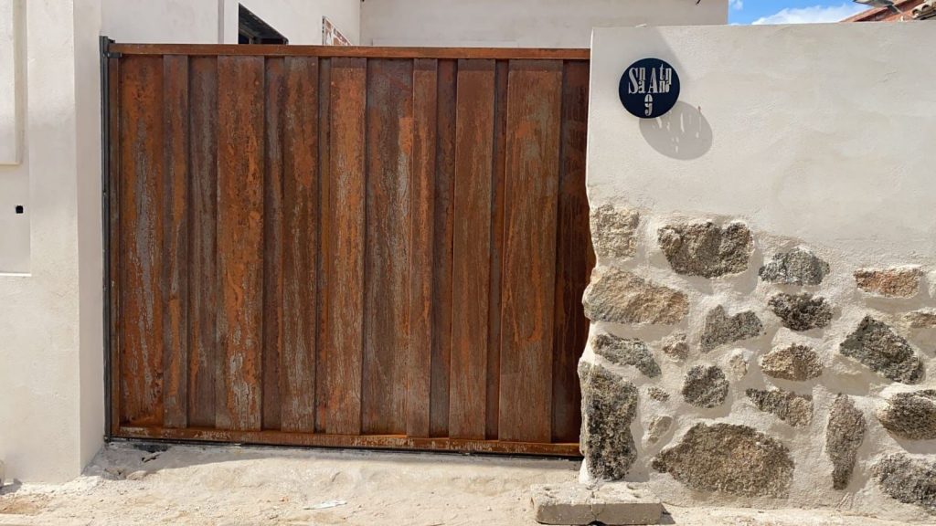 Puerta Forjaen bruto exterior hierro forjado ; encuentra los mejores forjadores de Castilla la Mancha